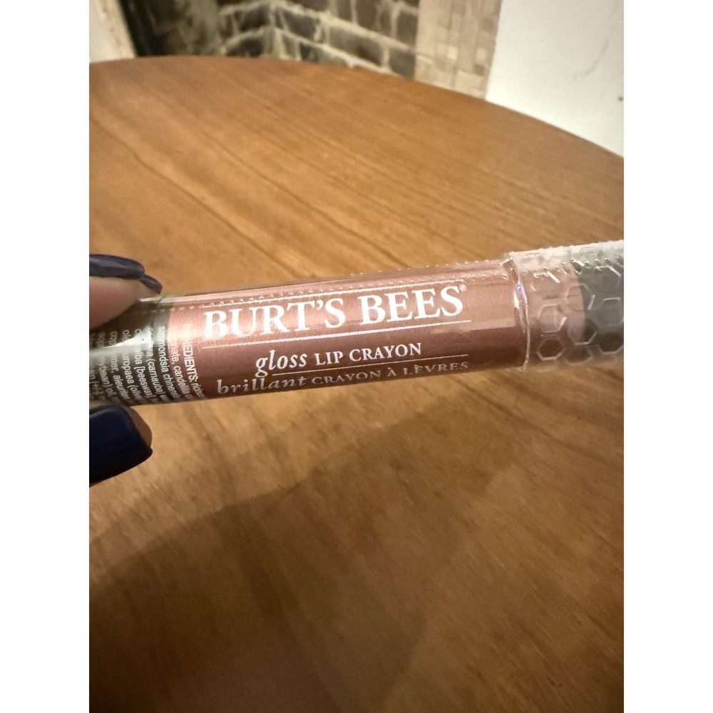 (1)‎ Burt's Bees 100% Natural Moisturizing Gloss Lip Crayon, Santorini Sunrise - Picture 2 of 7